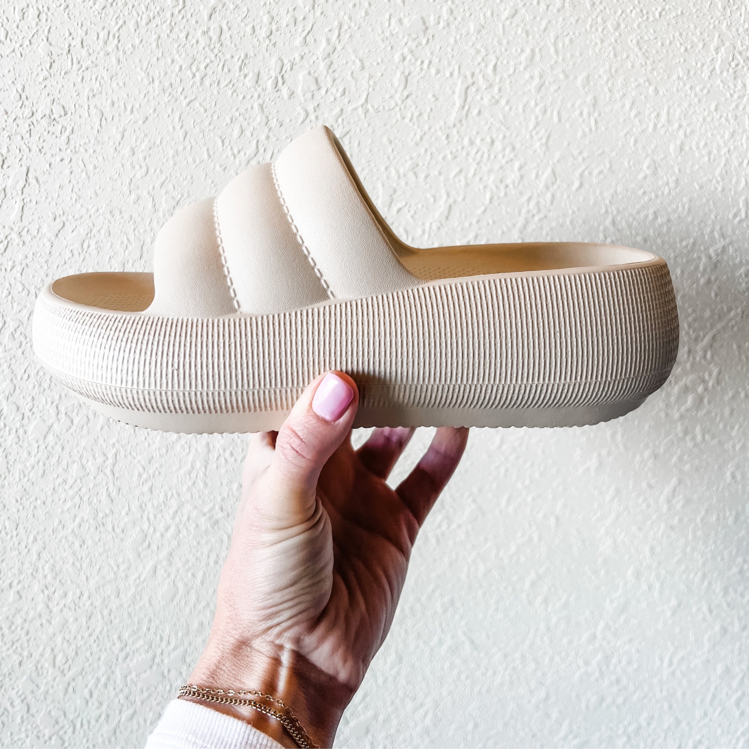 Cream Slide | Lux by Leslie